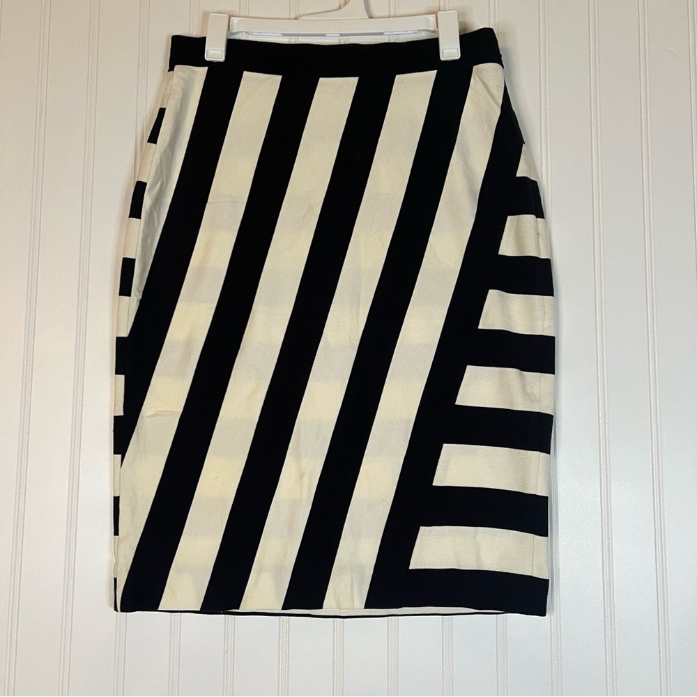 Black White Striped Mini Skirt Asymmetrical Modern Sz 0